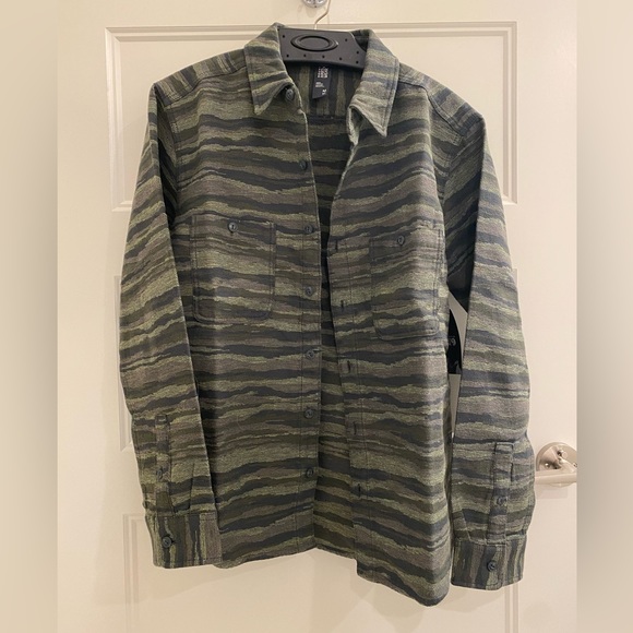 Men’s Mountain Hardwear Granite Peak Flannel - Picture 1 of 6